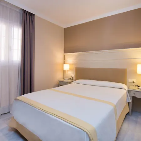 Iberostar Waves Malaga Playa 酒店 托罗克斯科斯塔