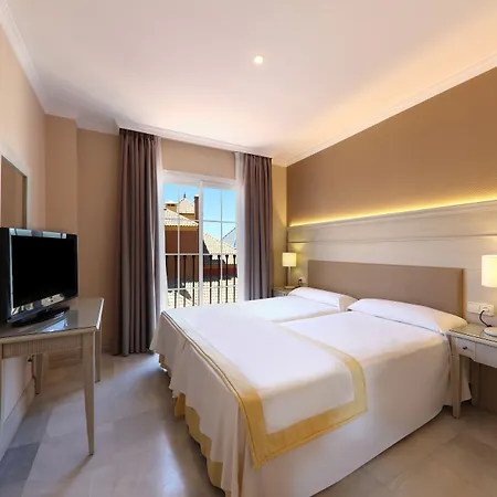 Iberostar Waves Malaga Playa 托罗克斯科斯塔