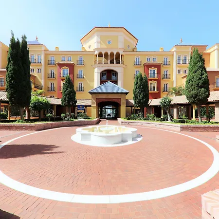 Iberostar Waves Malaga Playa 托罗克斯科斯塔